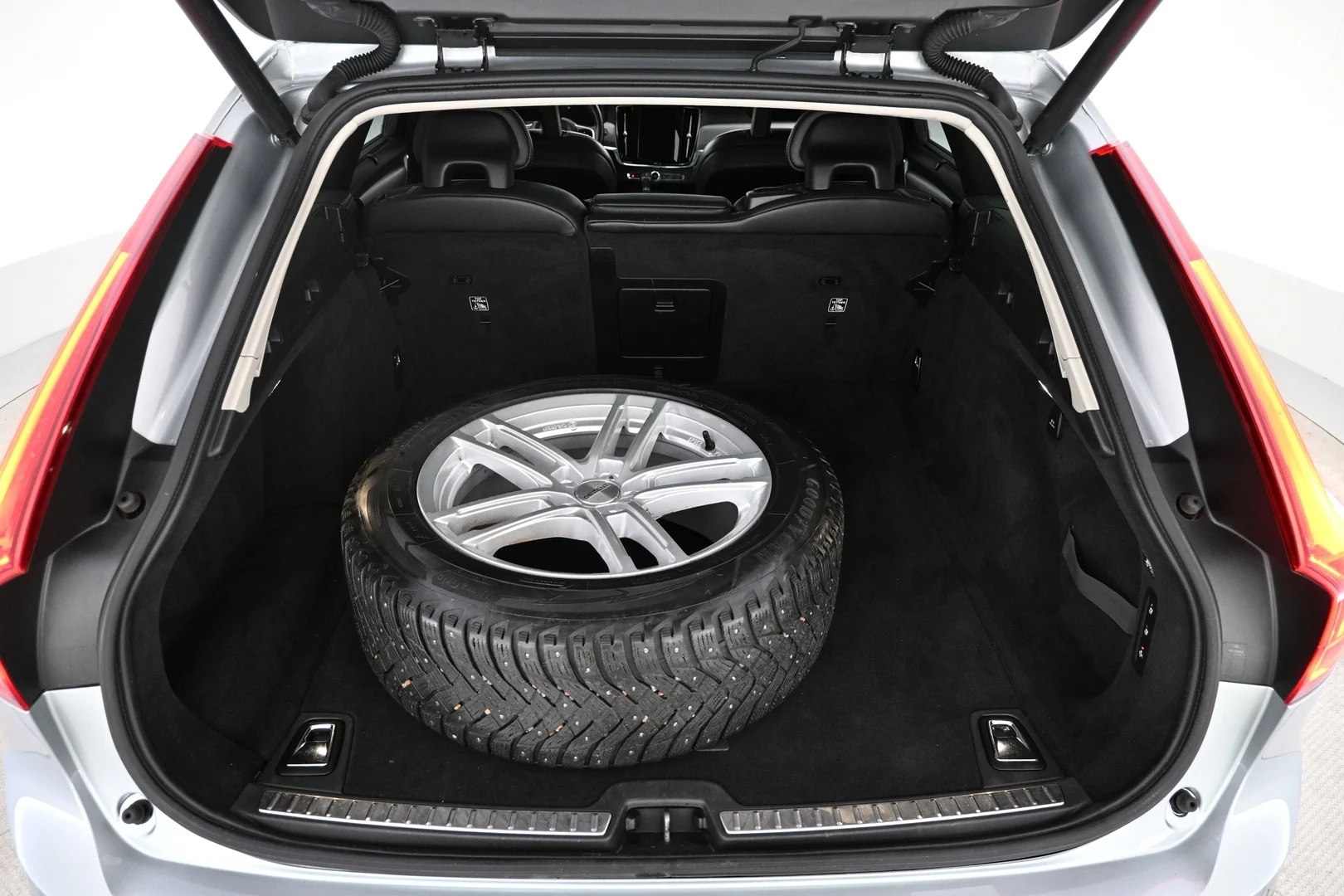 Car Image - 77U1GpAtmasqKry9eFQ1eU
