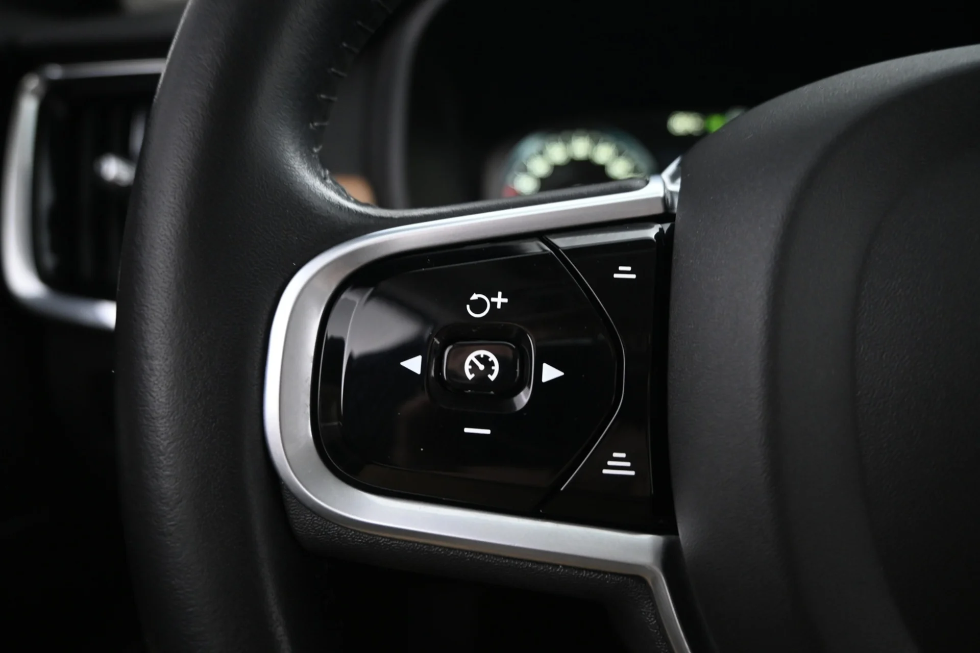 Car Image - 5DTejpL3JwOtiHk8k9vSuO