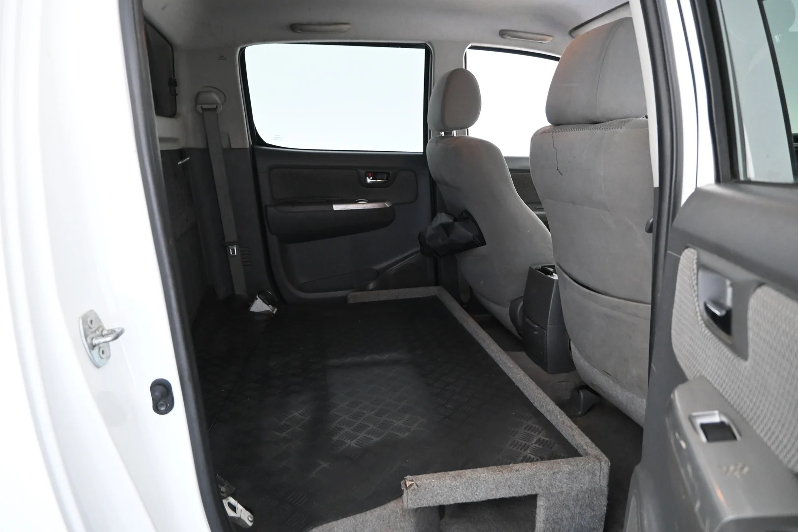 Car Image - gTvE93sMKs6ZwYlT9GfJ4
