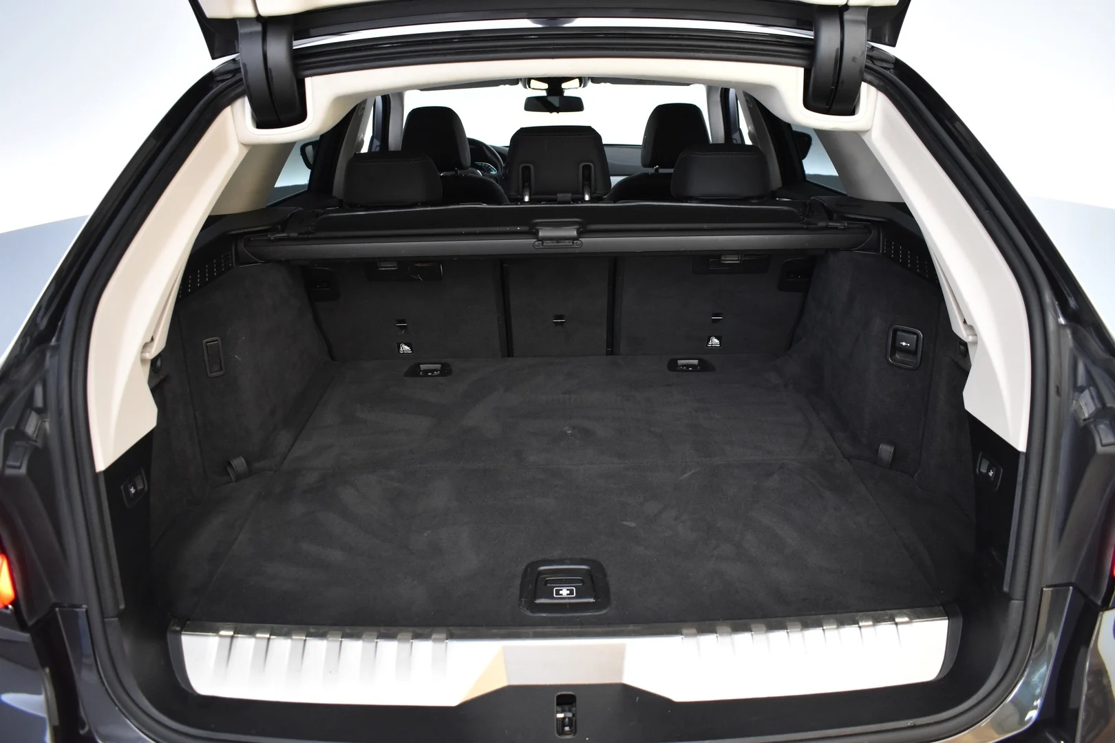 Car Image - 3u83ZjnqPmXByVLPoEYUrn