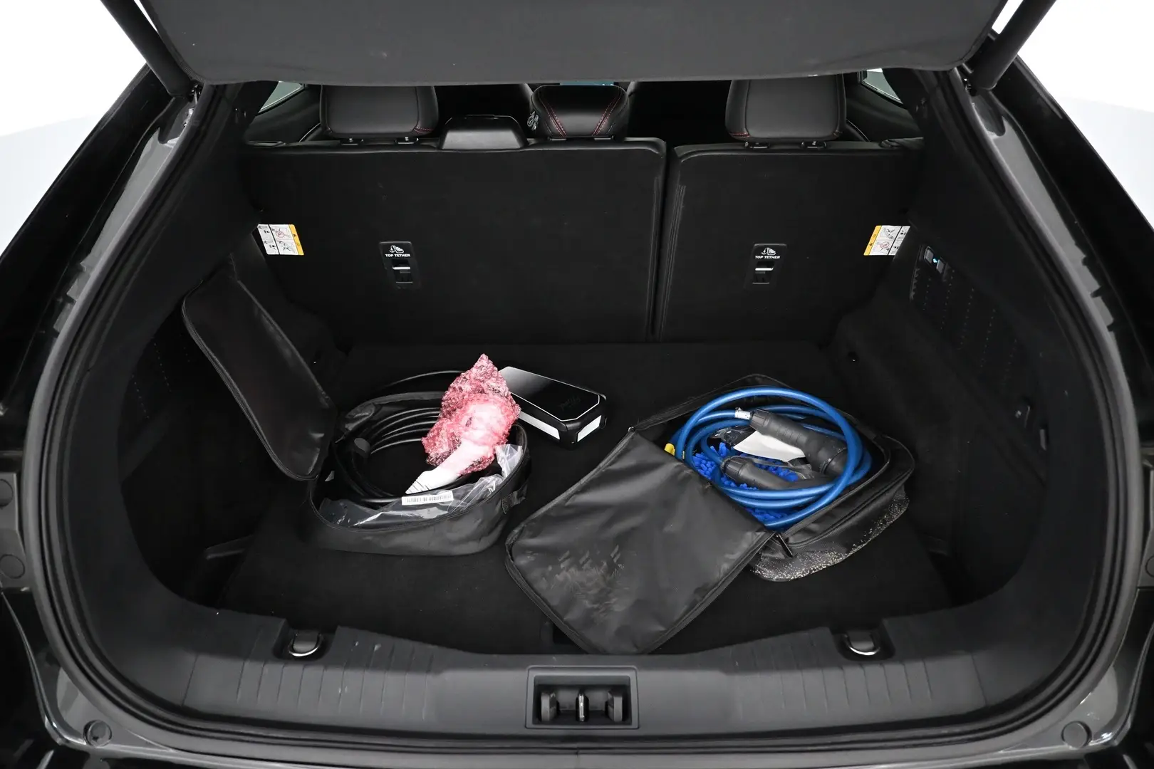 Car Image - 1NraV1Q9J7hf1UouATpsP6