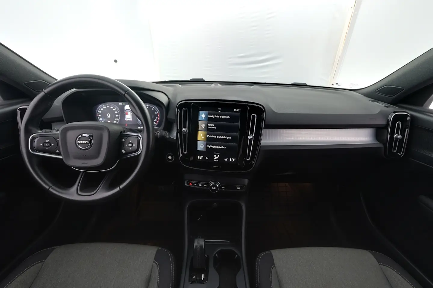 Car Image - bKW2yekrLAqCWqtBVZbd8