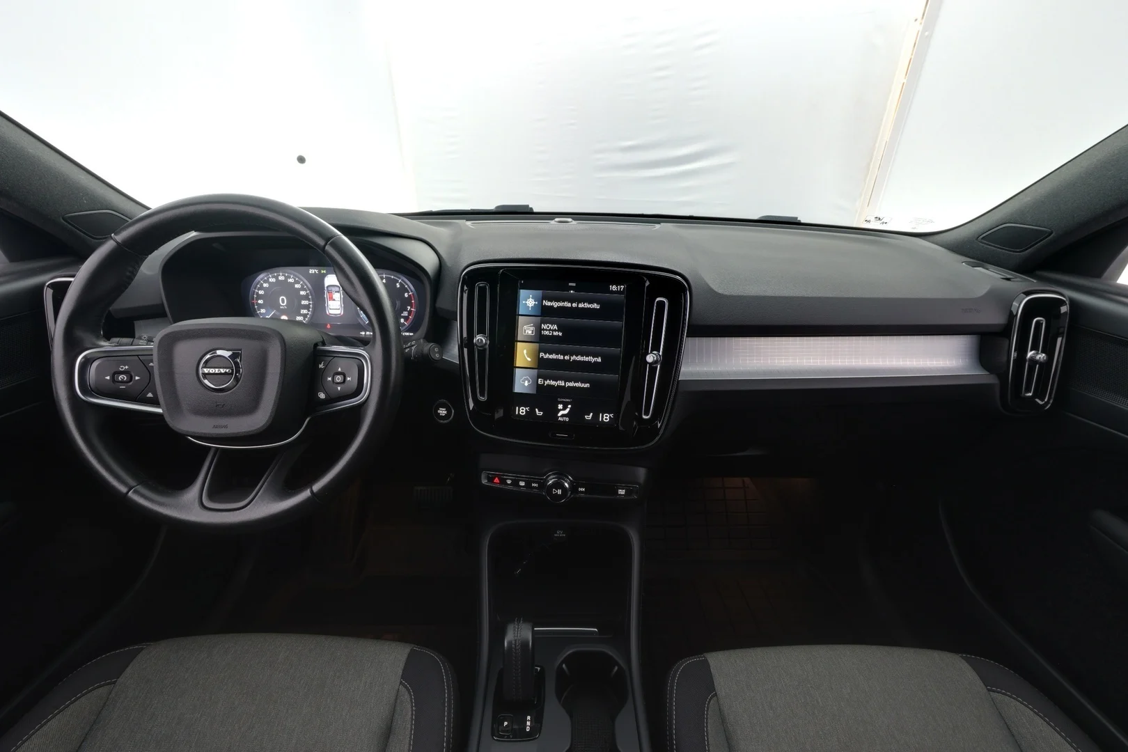Car Image - bKW2yekrLAqCWqtBVZbd8