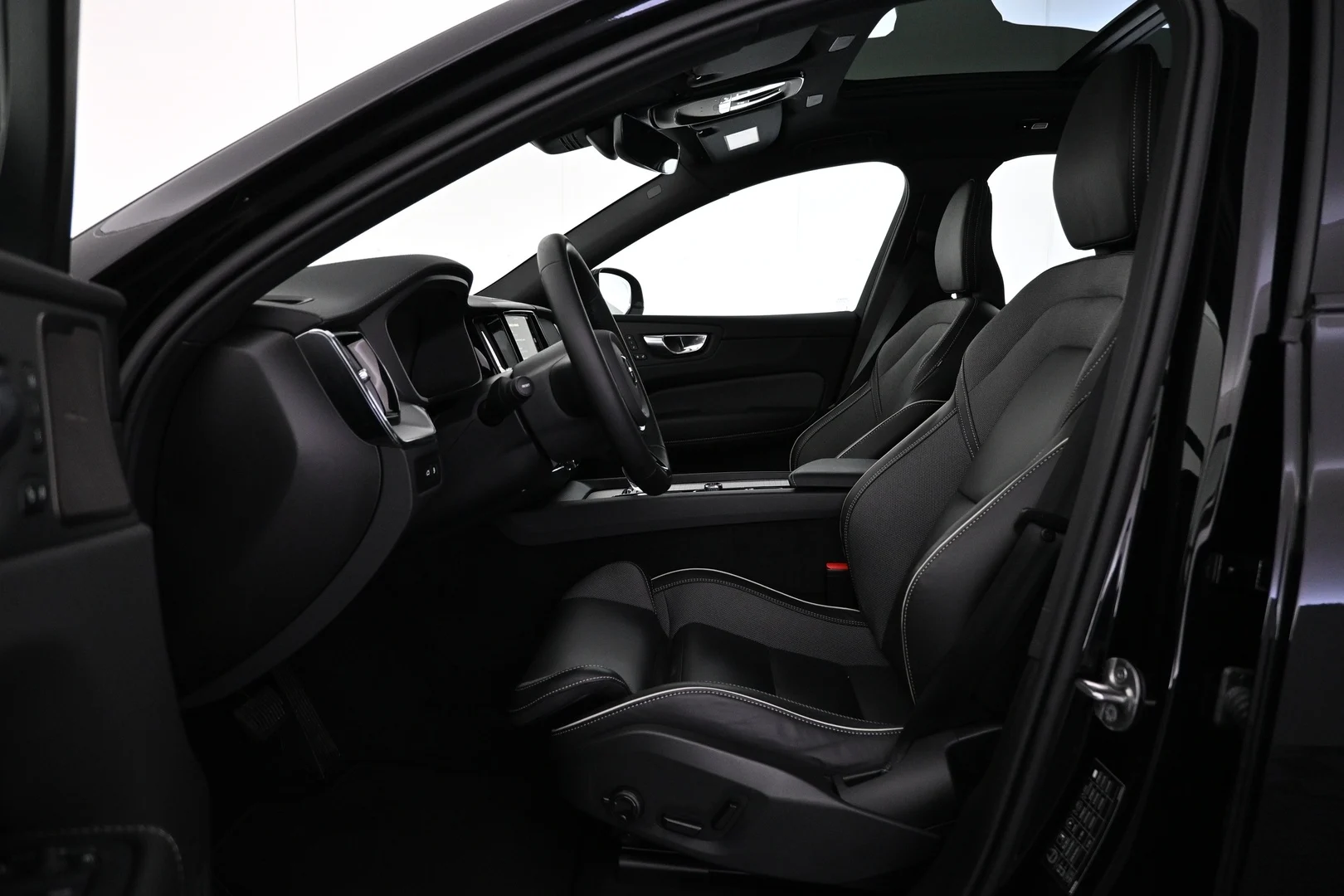 Car Image - LCMxsWnTQ1b3rgUt2HgGC