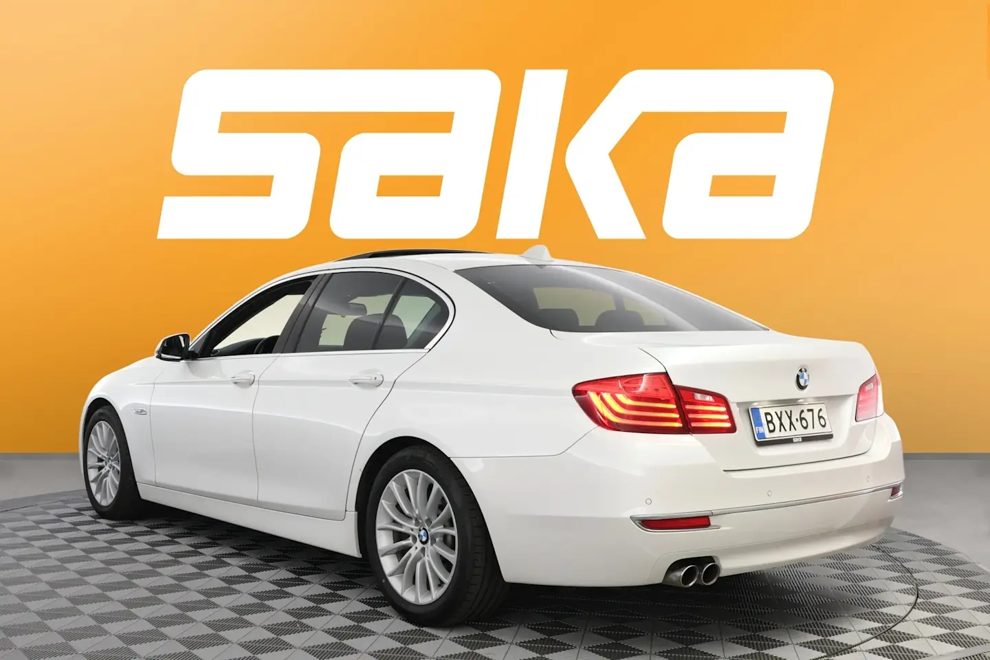 Car Image - 2xw77m5w355Yamdi1dH8NQ