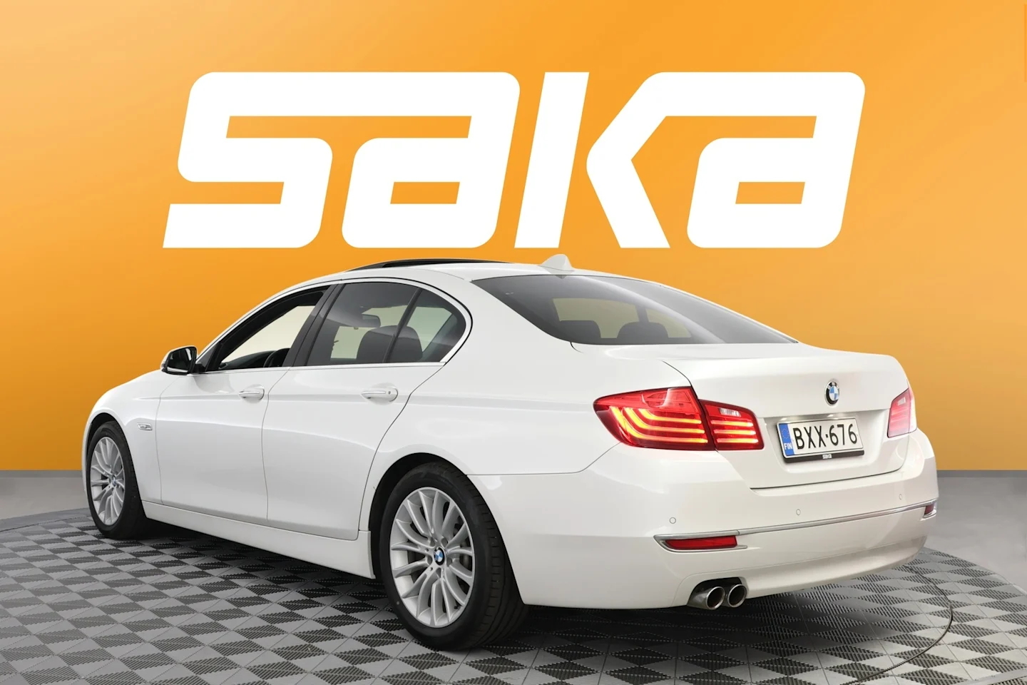 Car Image - 2xw77m5w355Yamdi1dH8NQ