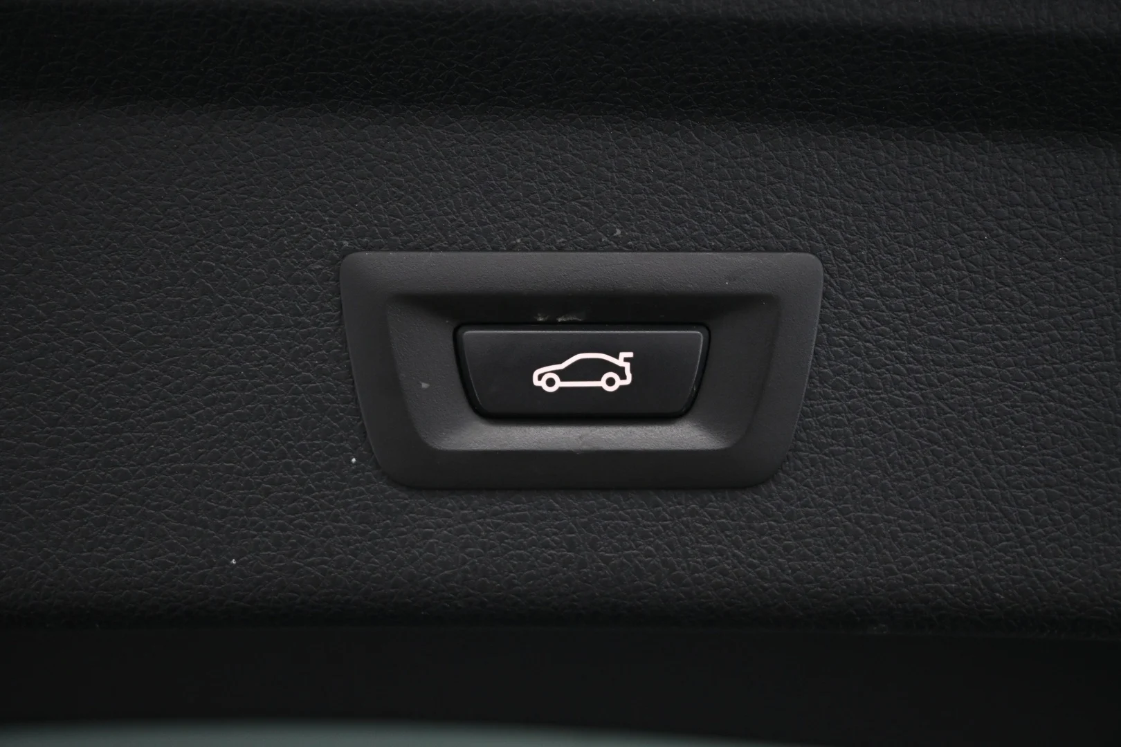 Car Image - 7b8YInhflrW61MMnq5zoPP