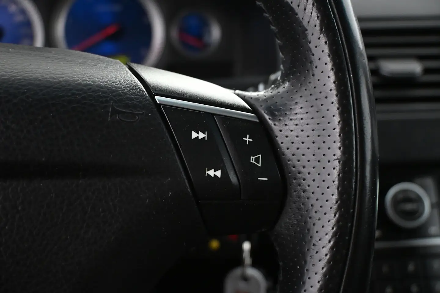 Car Image - 6uf9zfbkfCQLyna7sSGQId