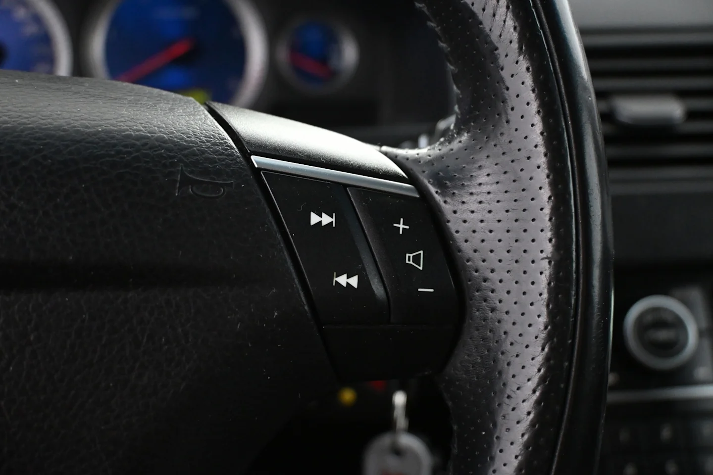 Car Image - 6uf9zfbkfCQLyna7sSGQId