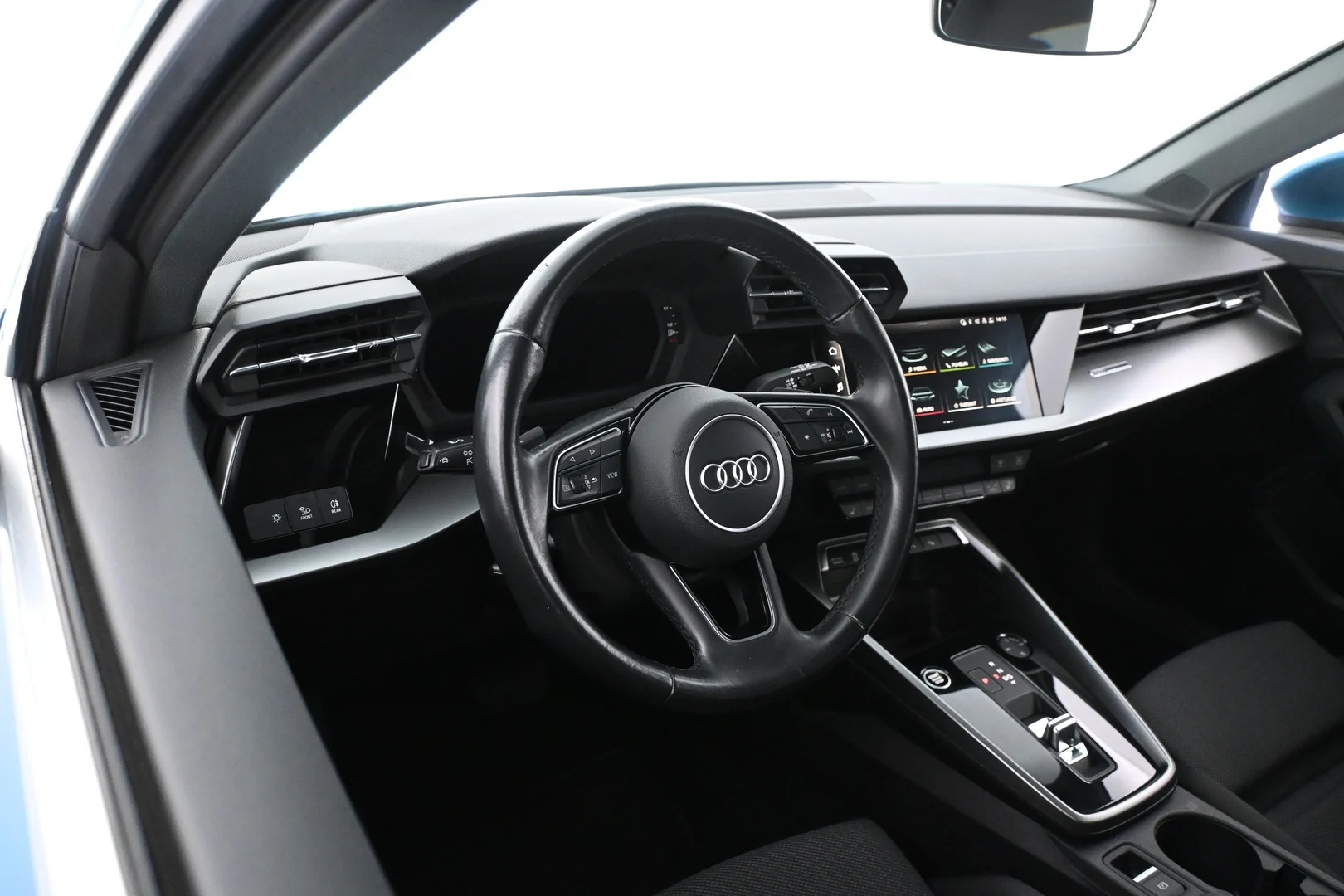 Car Image - aEcOjX6fQ49Q0fP59Jllm