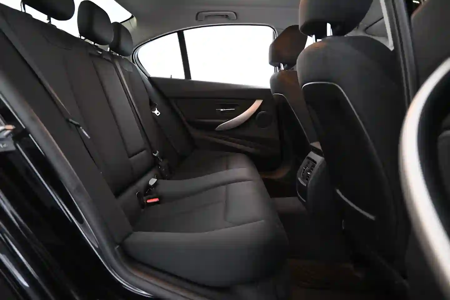 Car Image - 7d59V1HETtWfviYGIotkc2