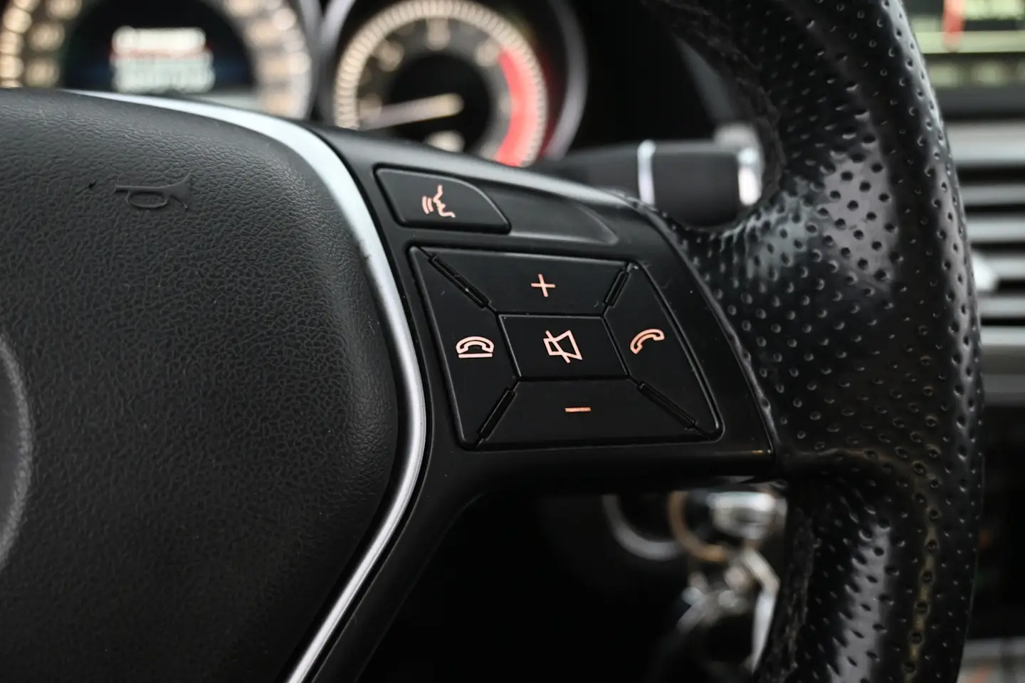 Car Image - 7EVBmiAbRKmq3o8mhpK9hx