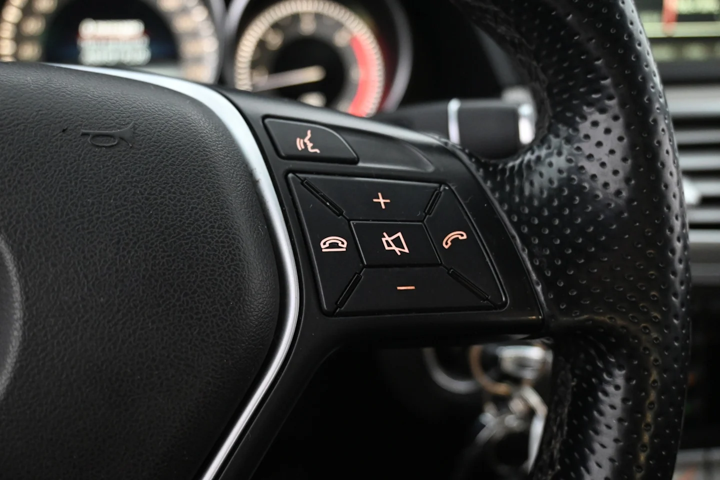 Car Image - 7EVBmiAbRKmq3o8mhpK9hx