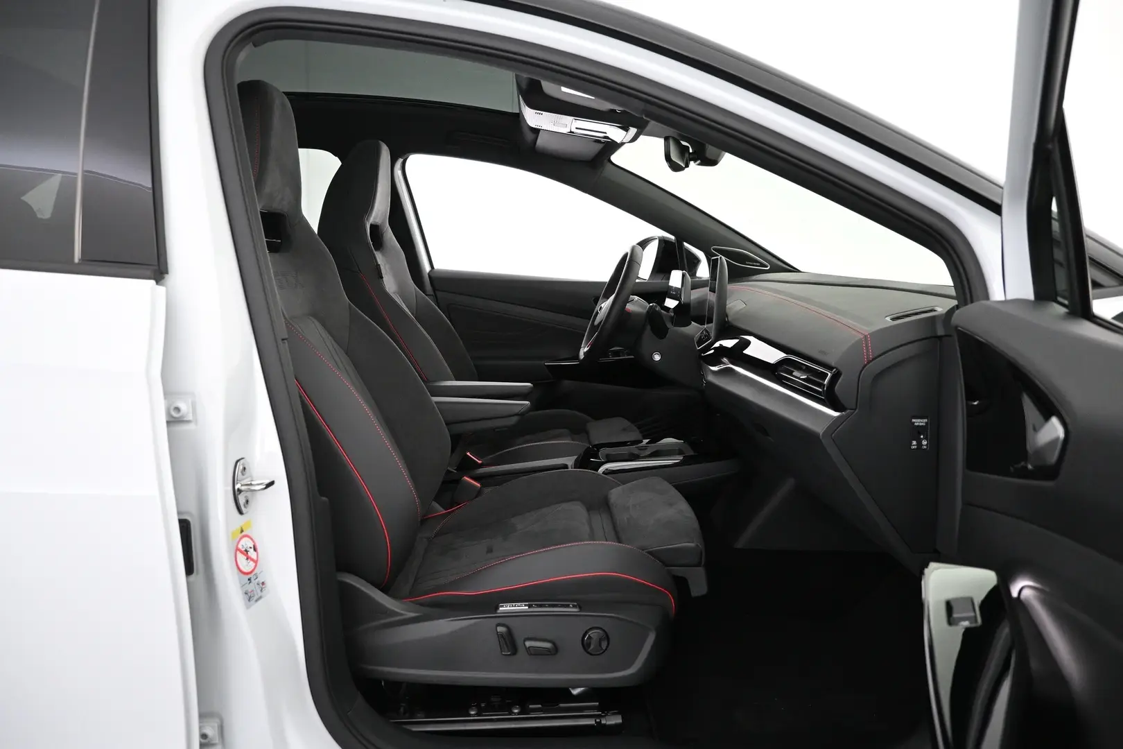 Car Image - IJkZa1Dd3LArWRJqHHel5
