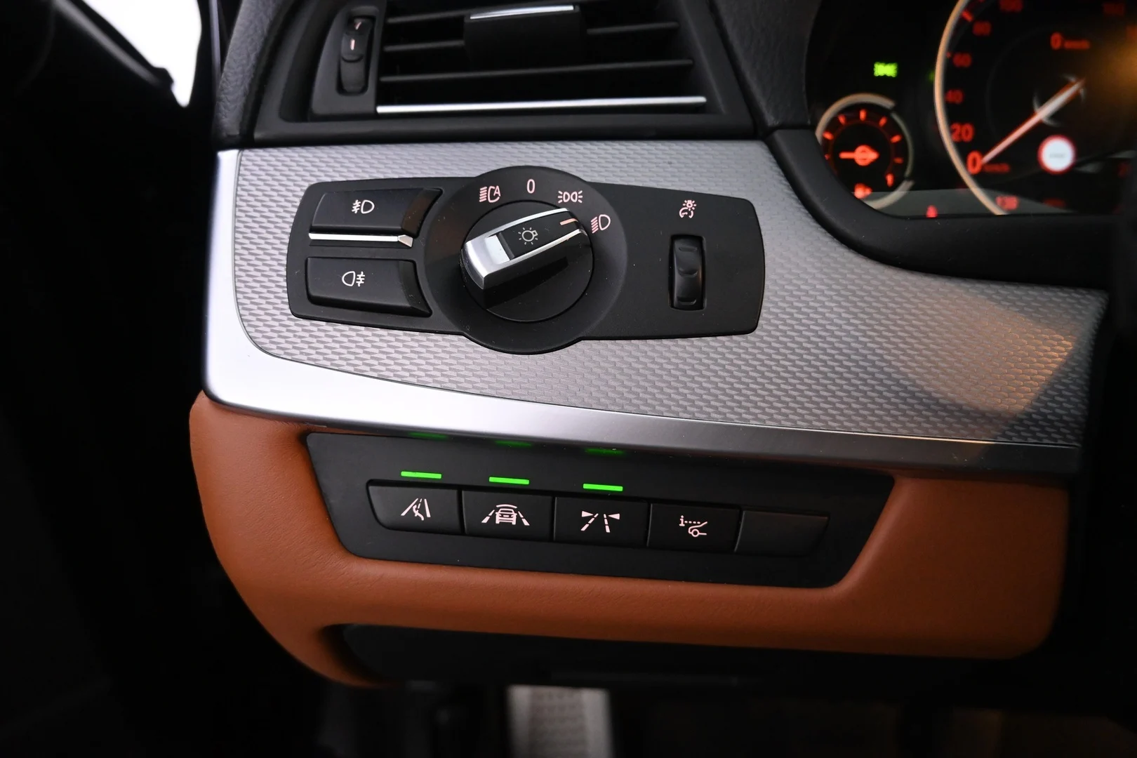Car Image - 5i5xBCiZtYeb37rc4Ht7dX