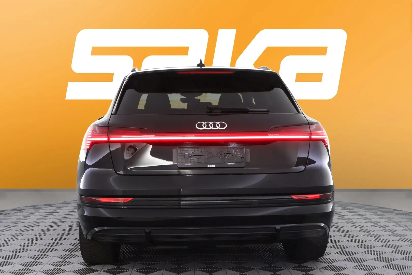Car Image - 6LvkYvJfHlTz20ZEr3k0ji
