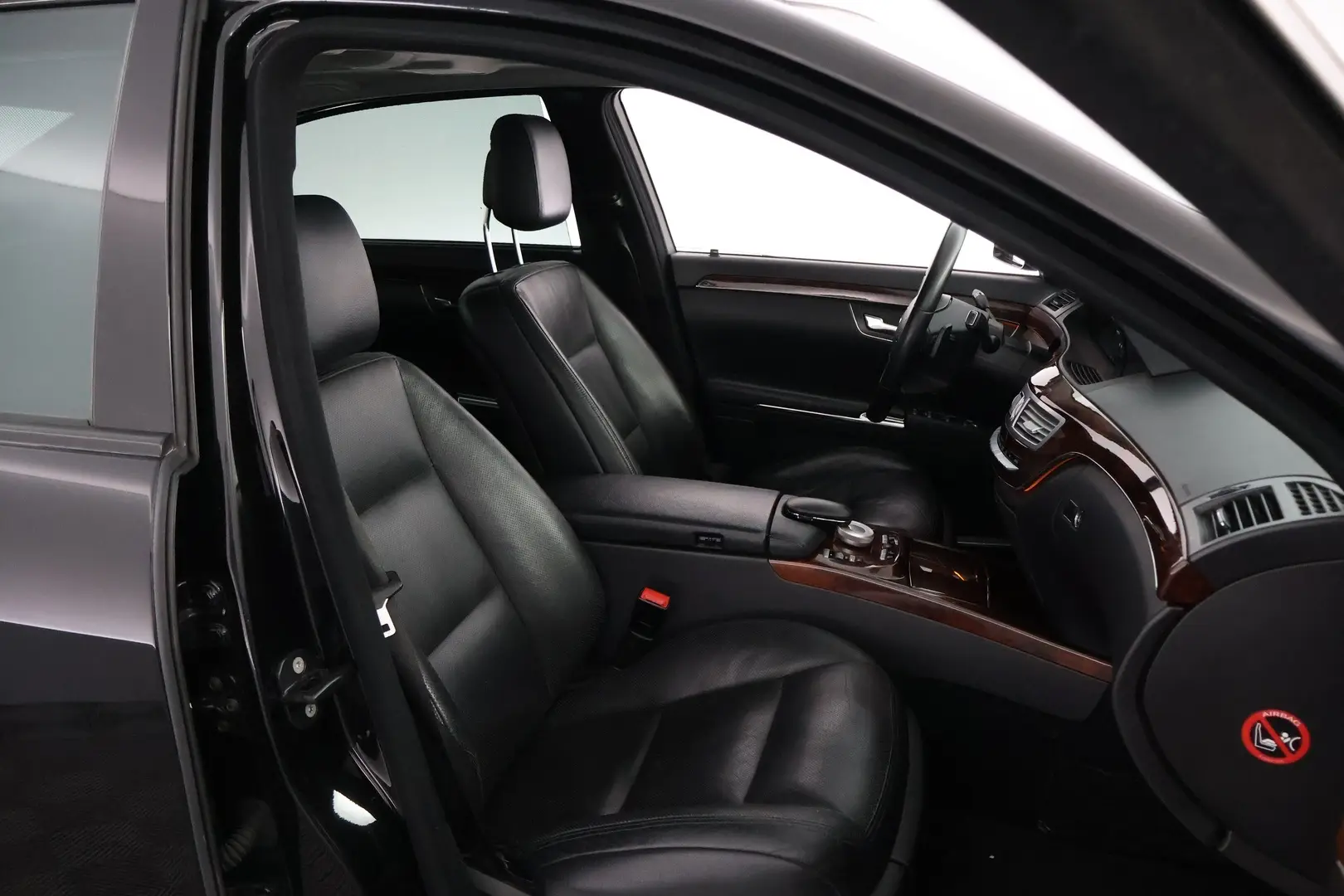 Car Image - dd6BBfFNNIZmIHv81WxM7
