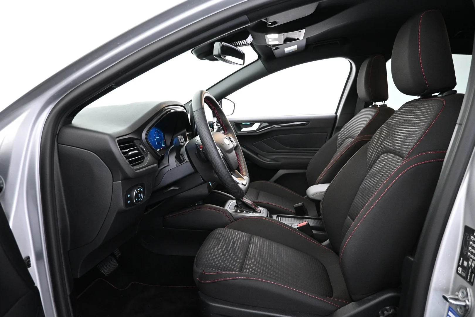 Car Image - 27E5oNY6xIBLfTIZnAYroV