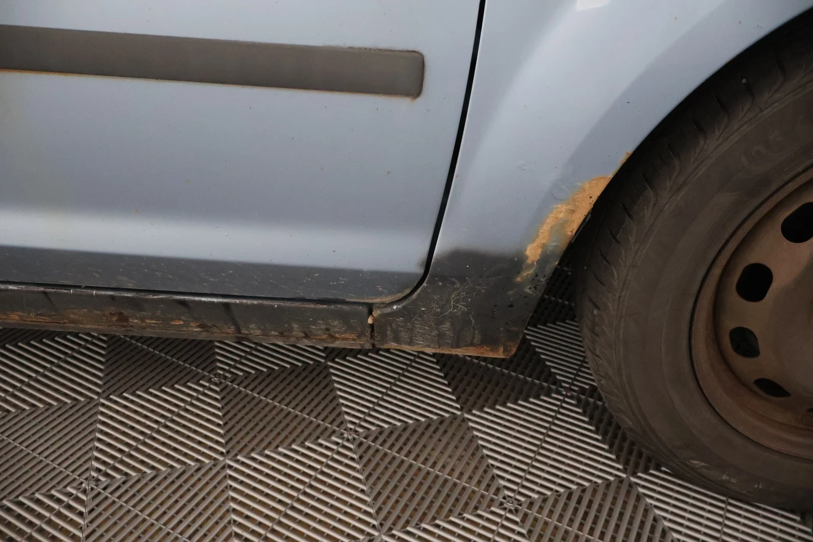 Car Image - 5fQ9B07QdTuhK9kQwpLq0N