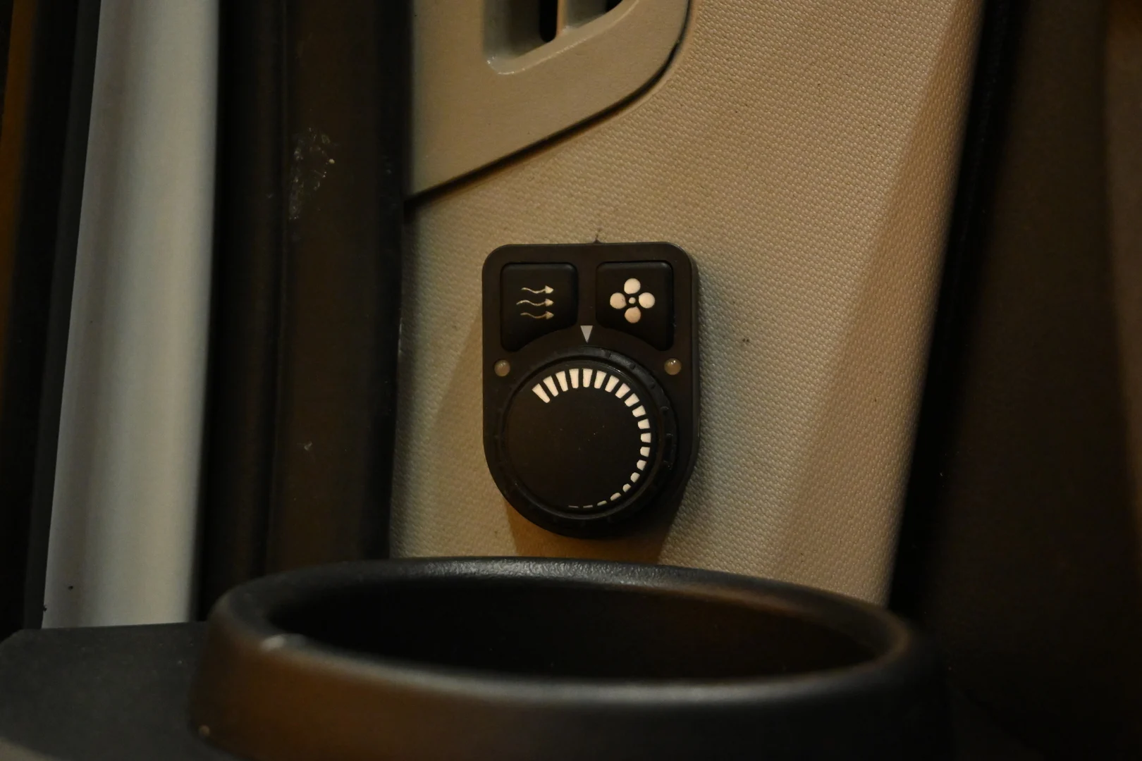 Car Image - 5mBzJqpH3dazu3QUeUdIdm
