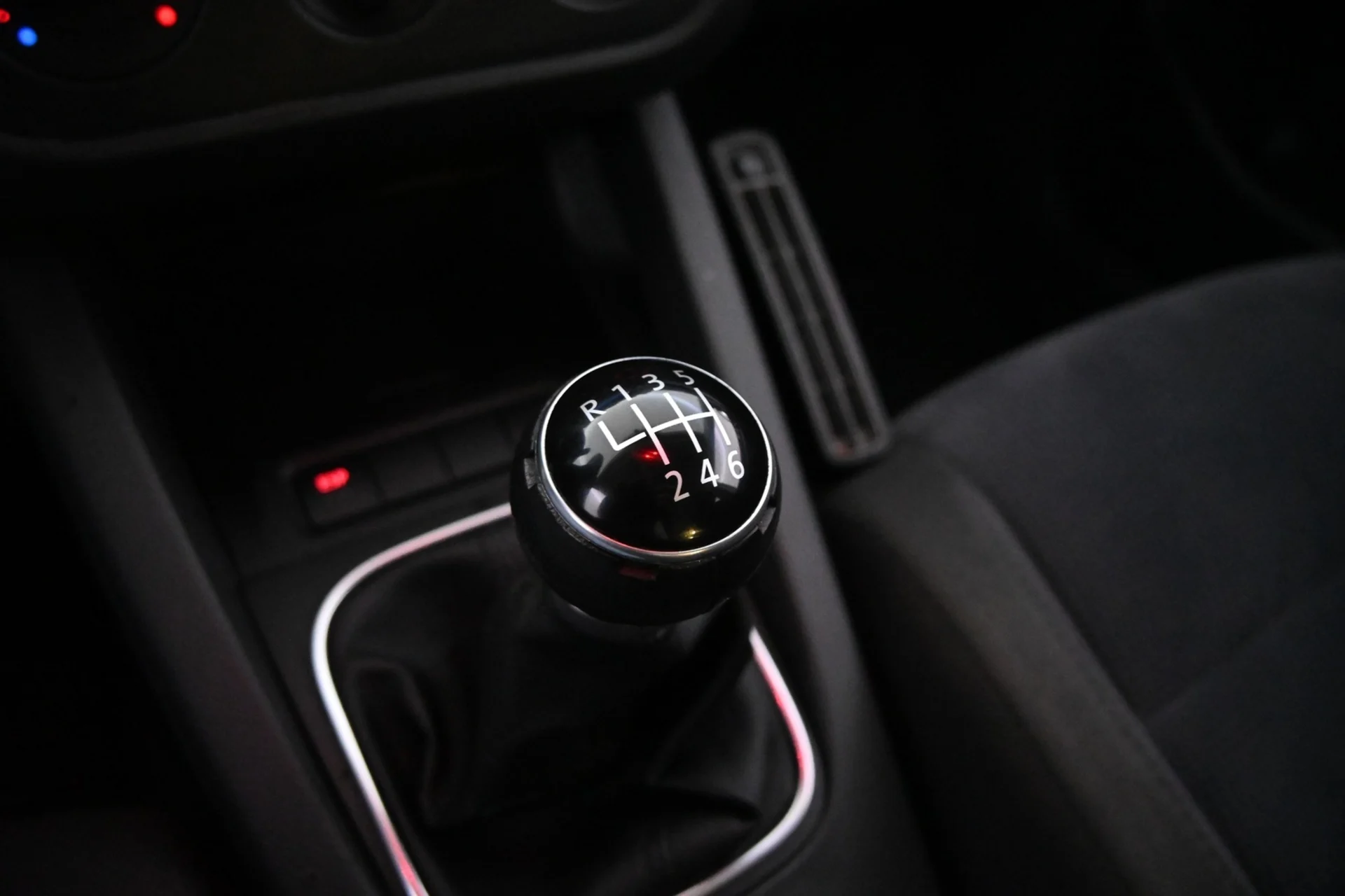 Car Image - 1NiIVaraT8eMsbV7UgXMRC