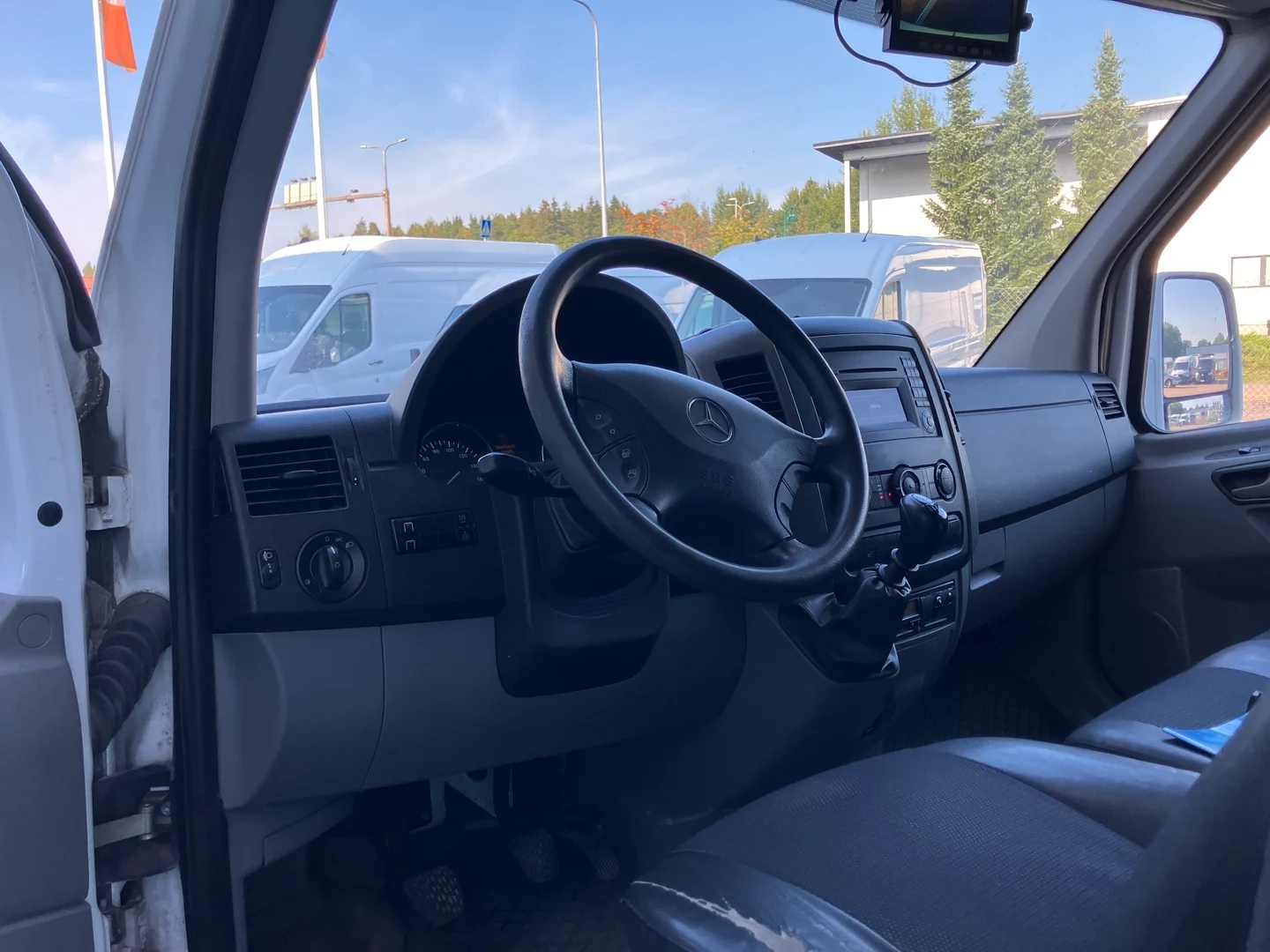 Car Image - 1vKdP1f2YLbZbfKUsz8Lih