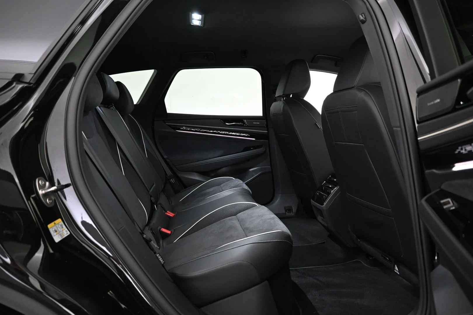 Car Image - 7BB527Esvl5SSDItlEv5ct