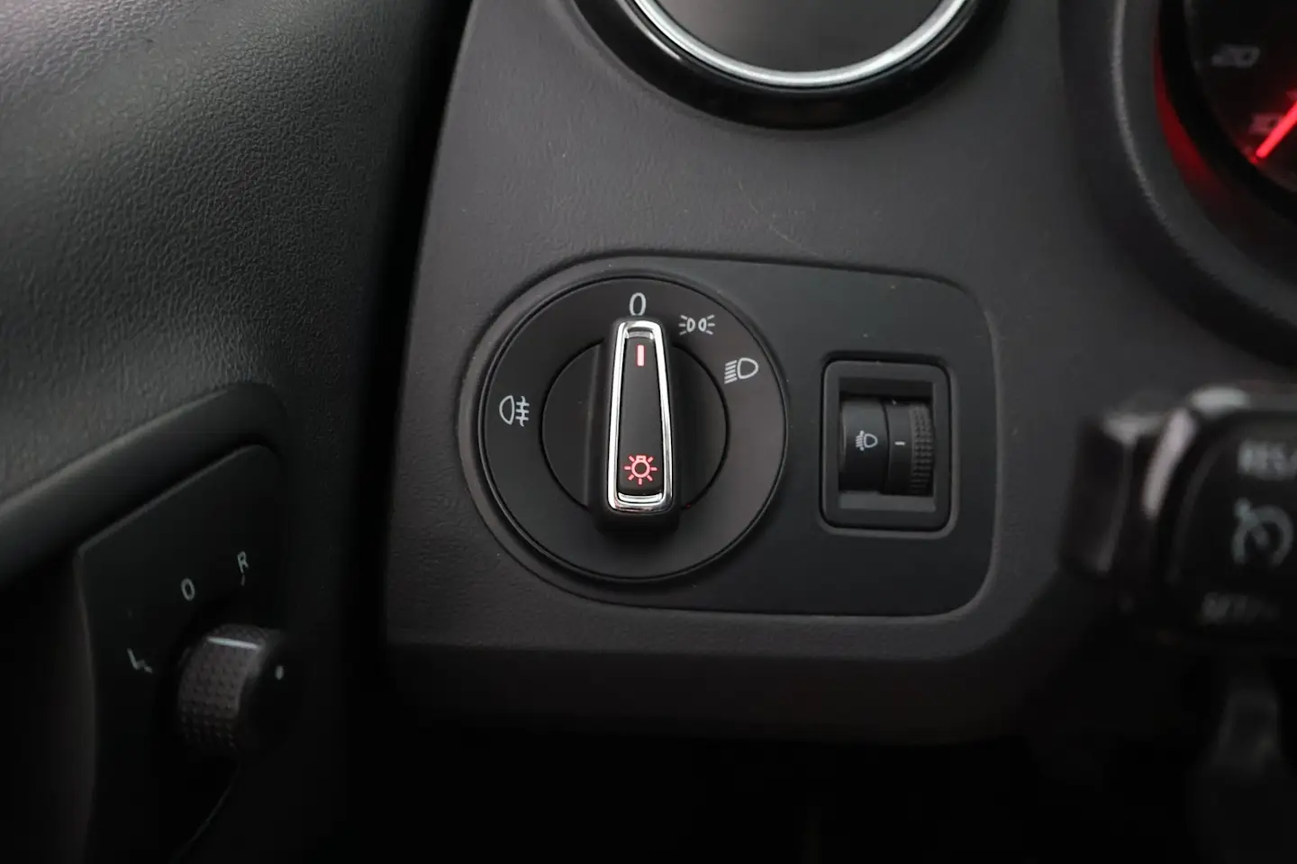 Car Image - 1ktIelNyVWMCu3HUivpKuX