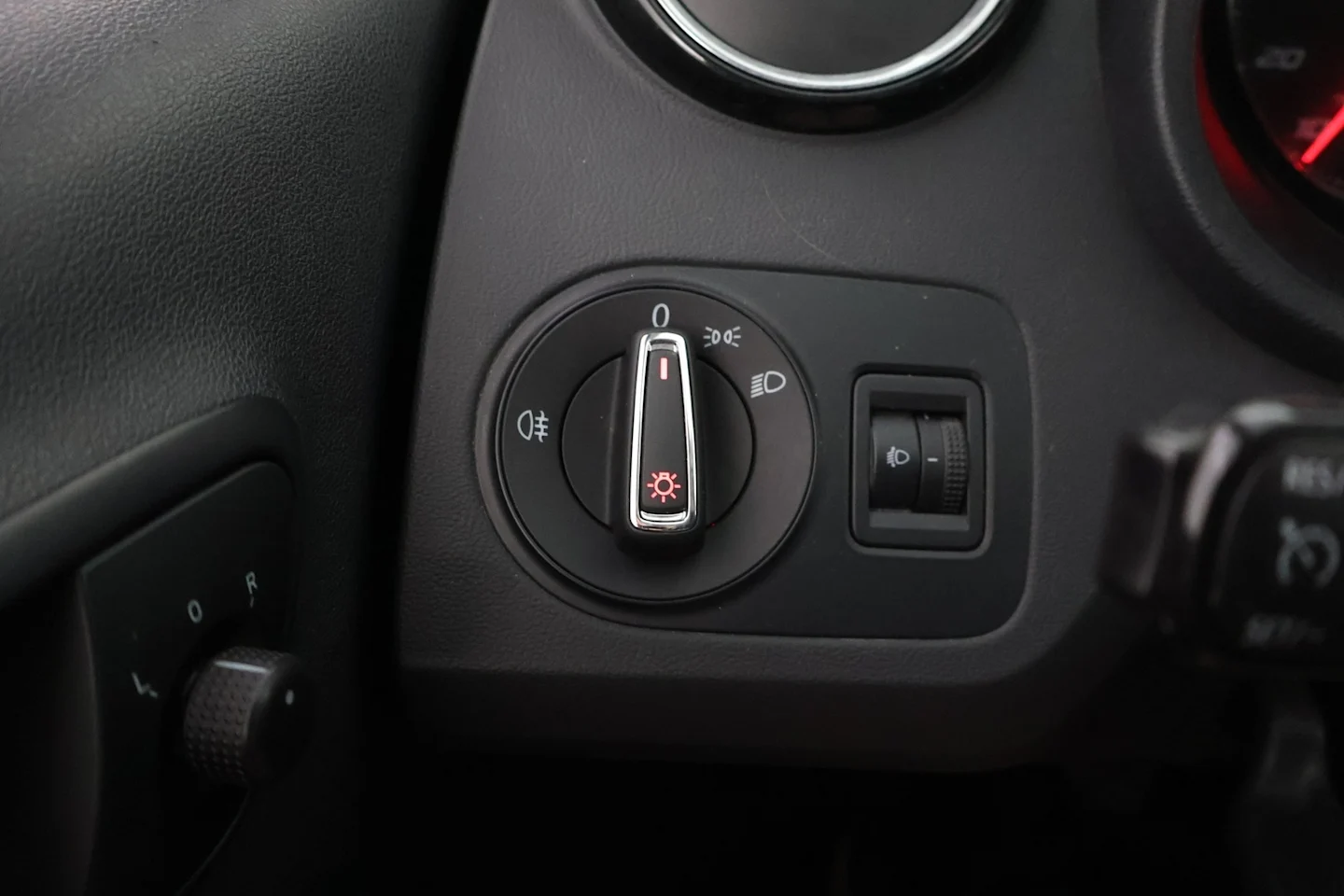 Car Image - 1ktIelNyVWMCu3HUivpKuX