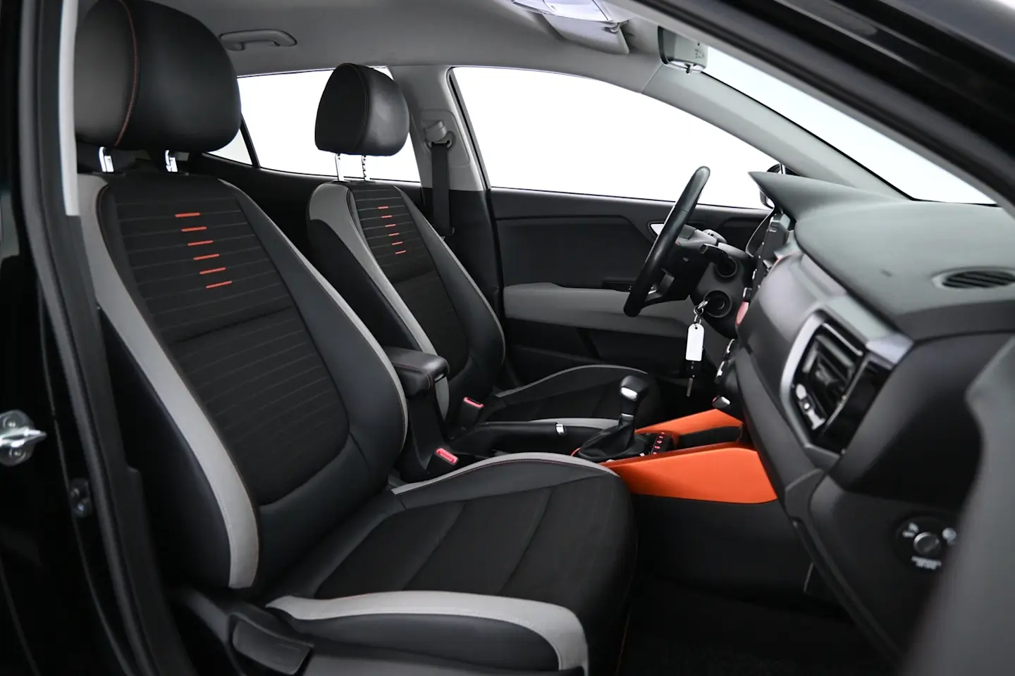 Car Image - 7xvJQD982LIav8IP4bP57J