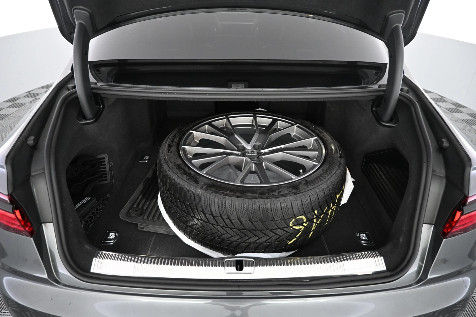 Car Image - 1PAPsh0qsbVKTXPTNiCJ5x