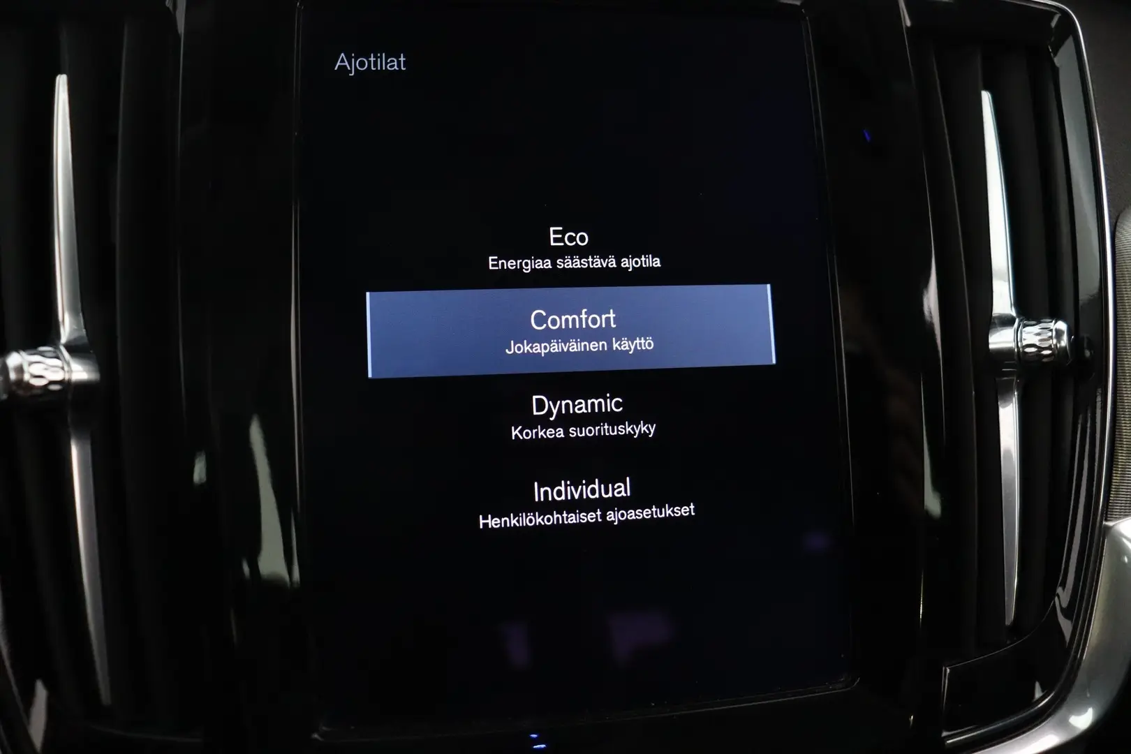 Car Image - 0JA1pmoMp7n2F8bnrVI3S