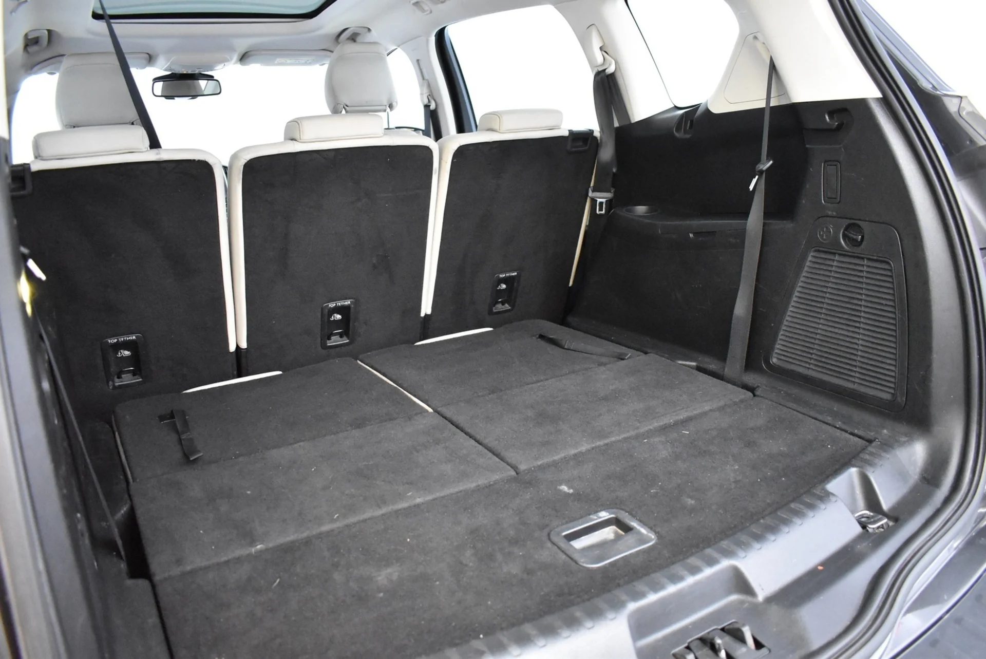 Car Image - 3mM3qLM4ar0ttZ15BgMBwk