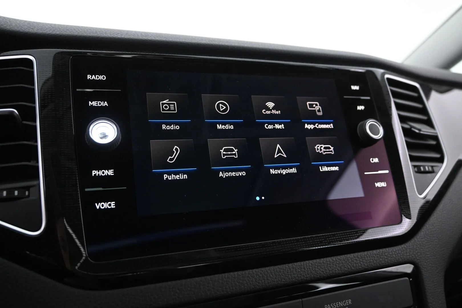 Car Image - 1AYyg5kIrKfl1UJXG73R1u