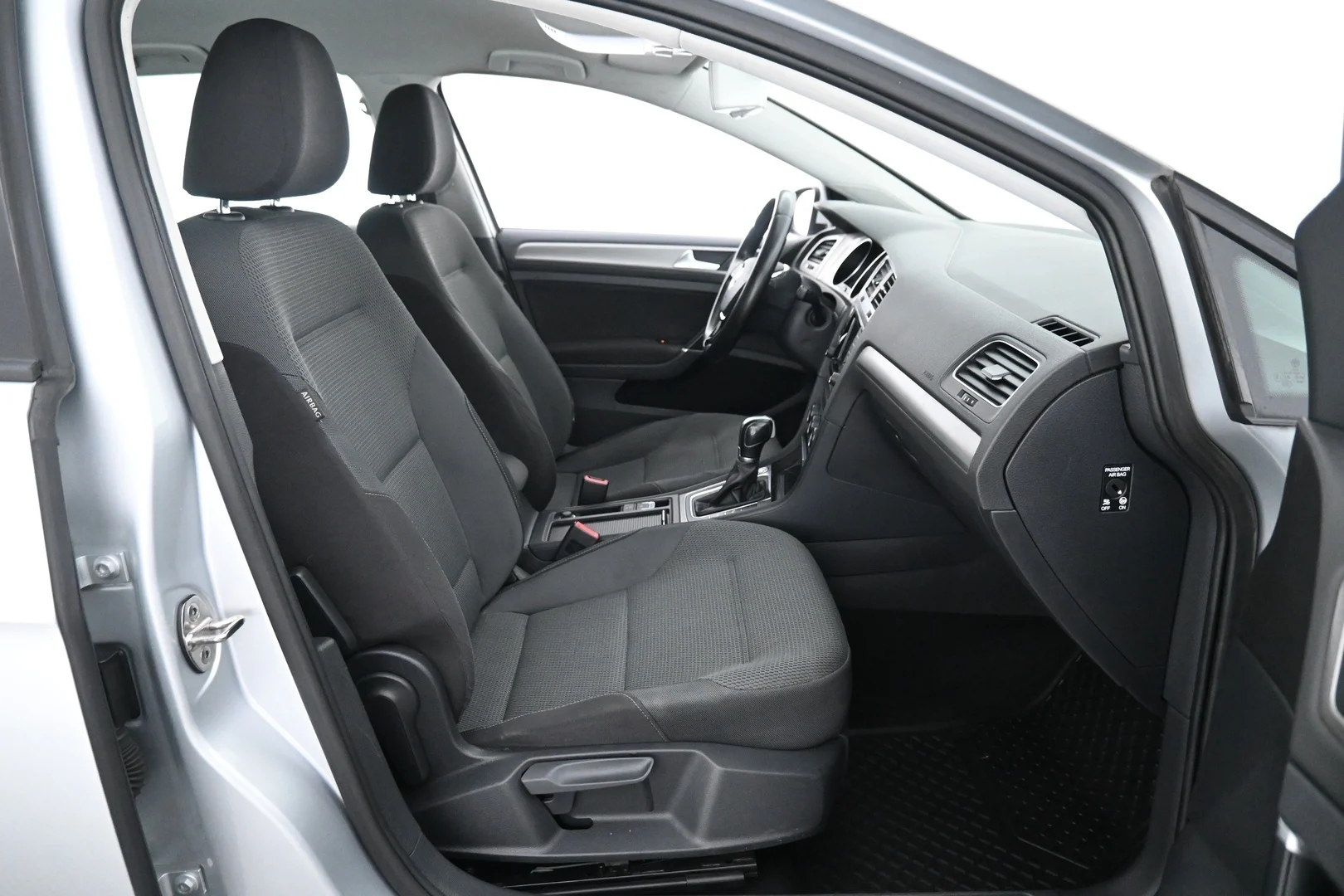 Car Image - 5oO8iSKiQTGAmKukknGjFd