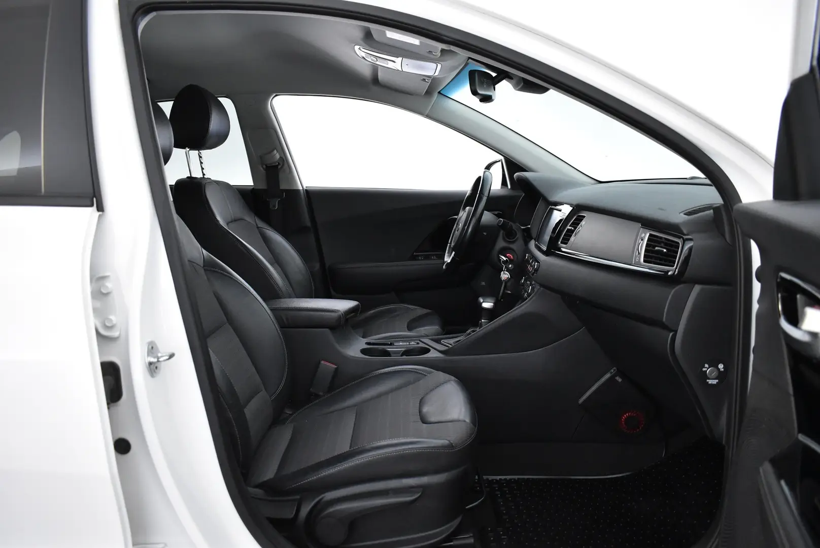 Car Image - 1Eif5s4d5EluTQso3DYCQH