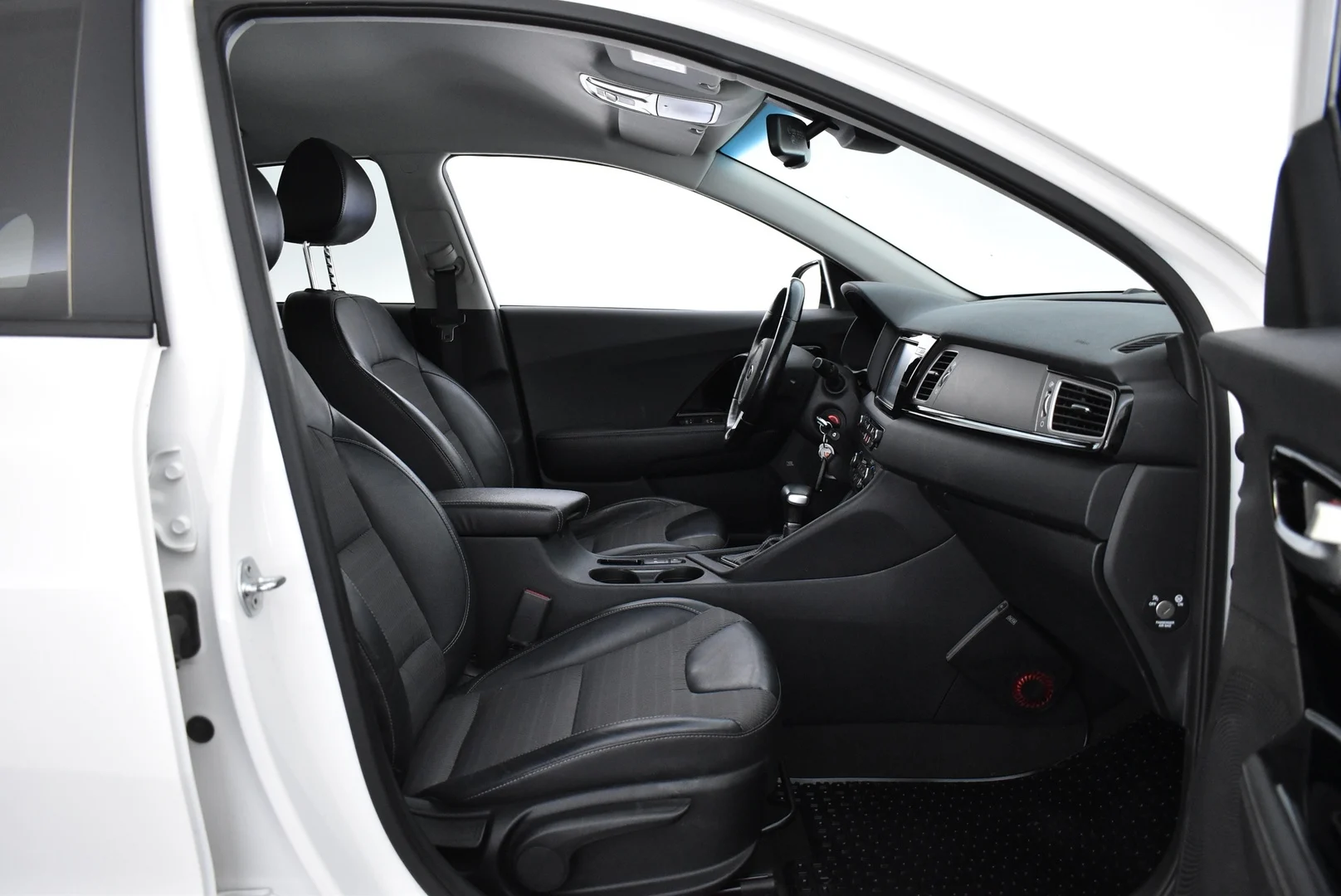 Car Image - 1Eif5s4d5EluTQso3DYCQH