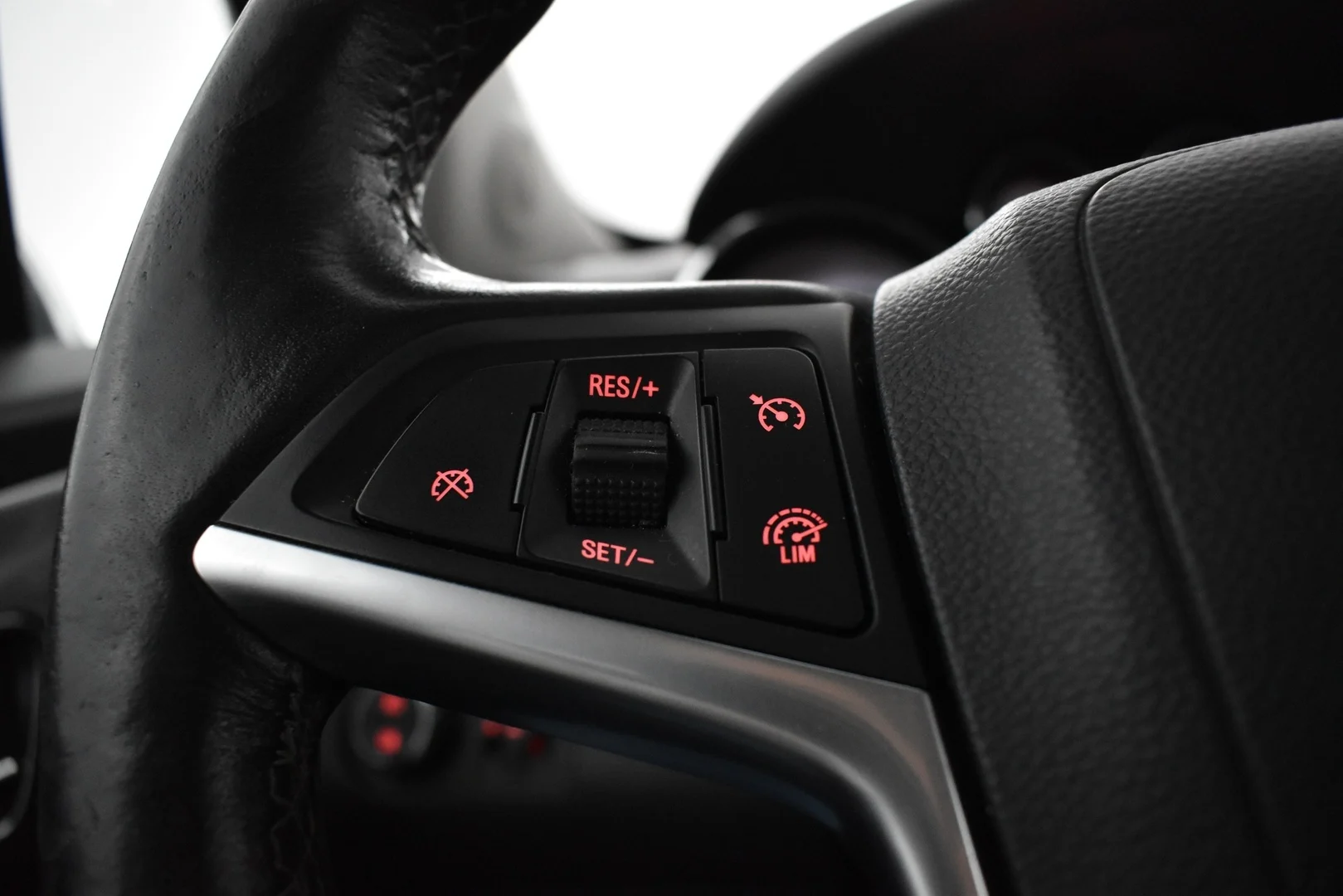 Car Image - 5ZixtYu4hYCMrUd88LiMX5