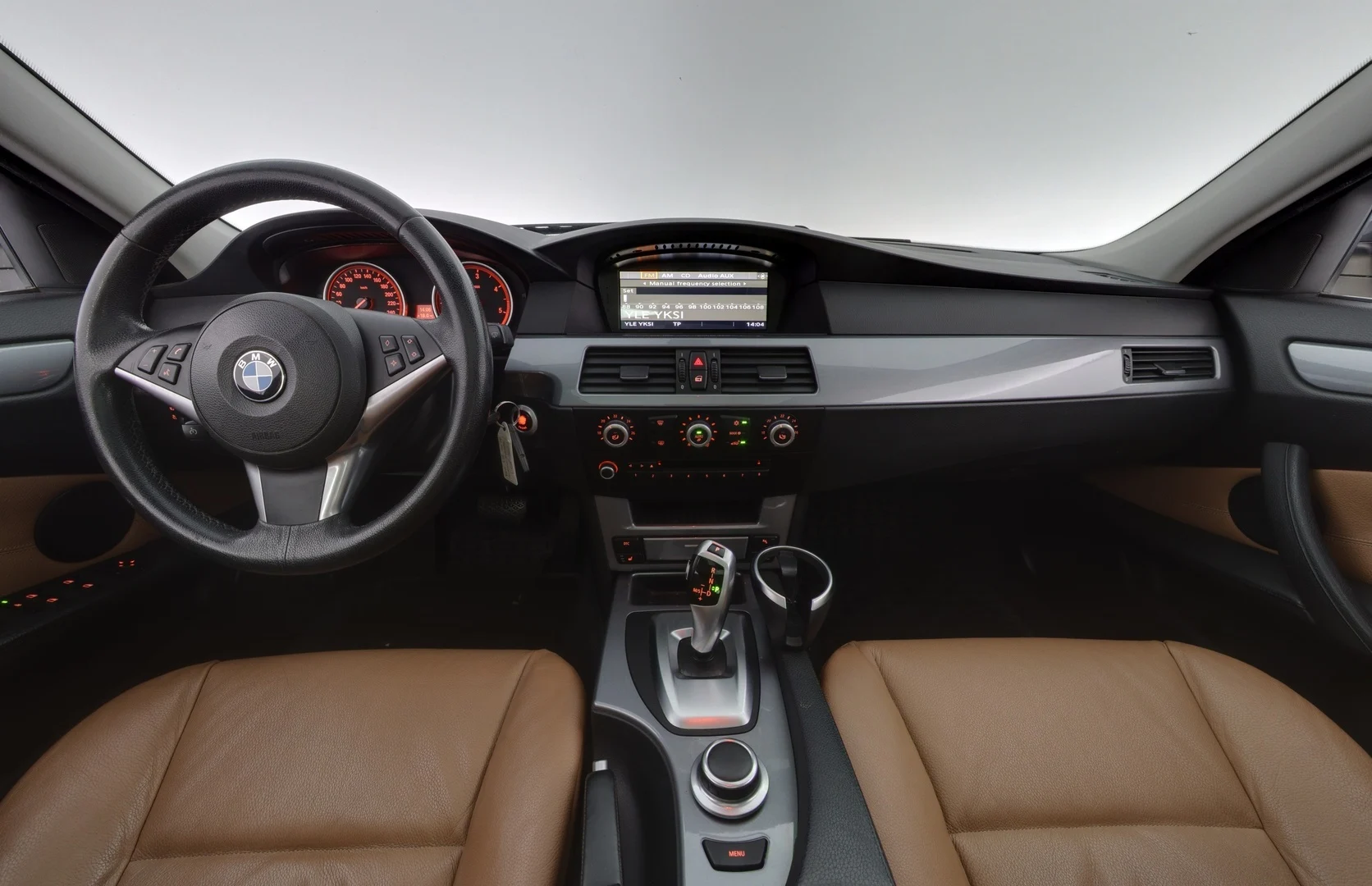 Car Image - 8kTN42r3JTpYHMjQ8x1bT