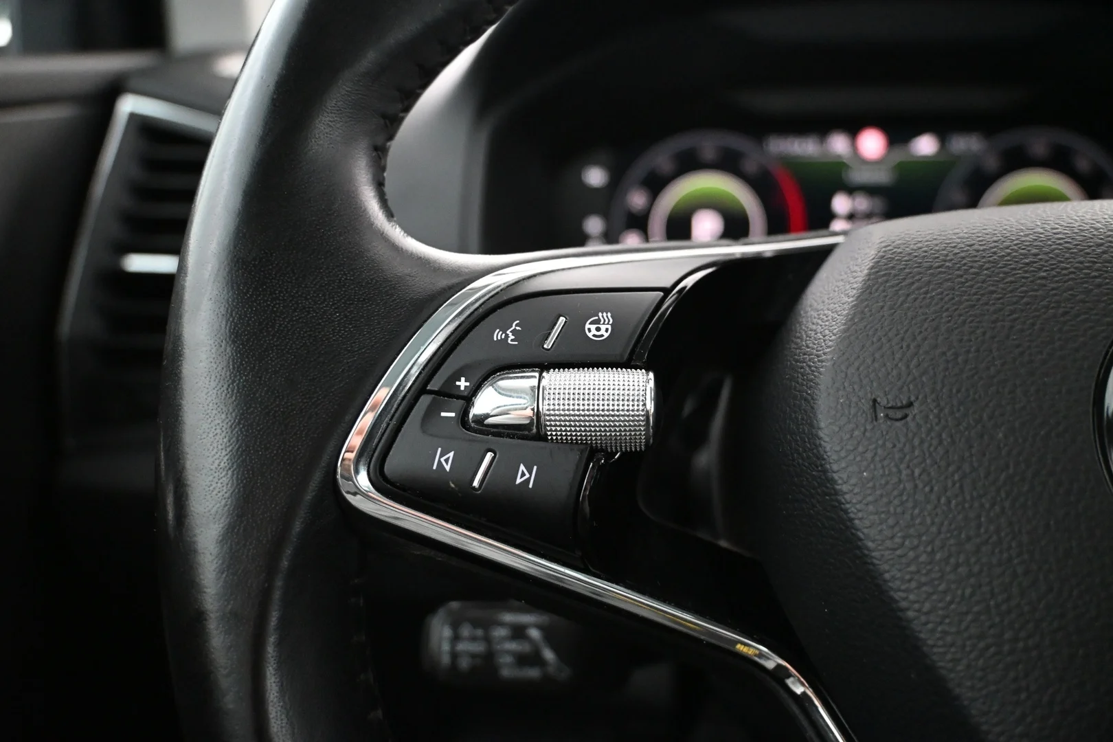 Car Image - 2NuJLxE3IWR9ssU1r72s1D