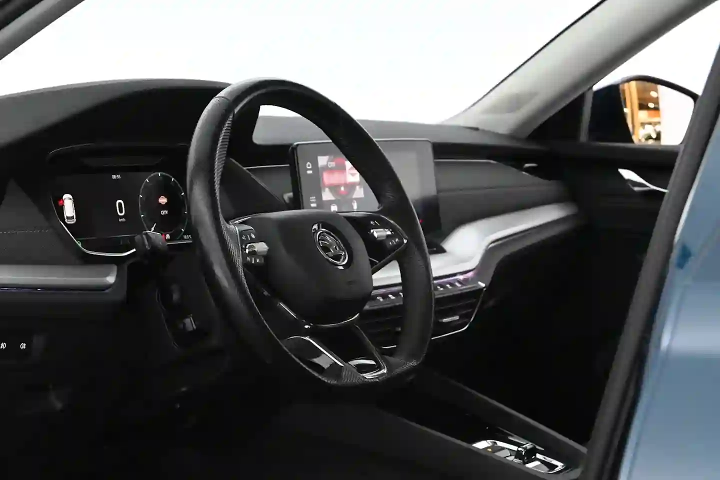 Car Image - 2PnJ3SRVE7LGXO1R6ZIFYL