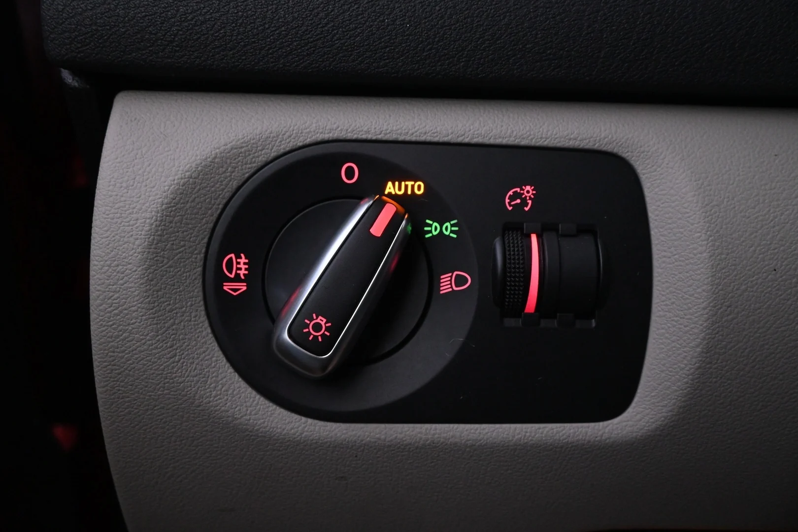 Car Image - 1mGpxGLtQSmTdFQdm9pSMl