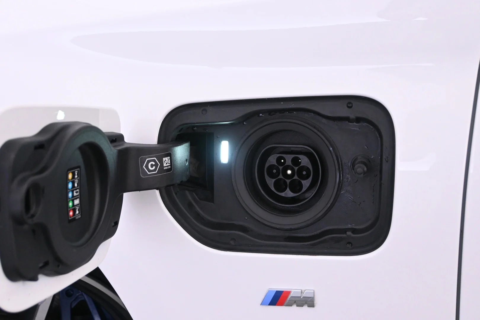 Car Image - 6b63mbPvKGqYAXgMSEgCKw