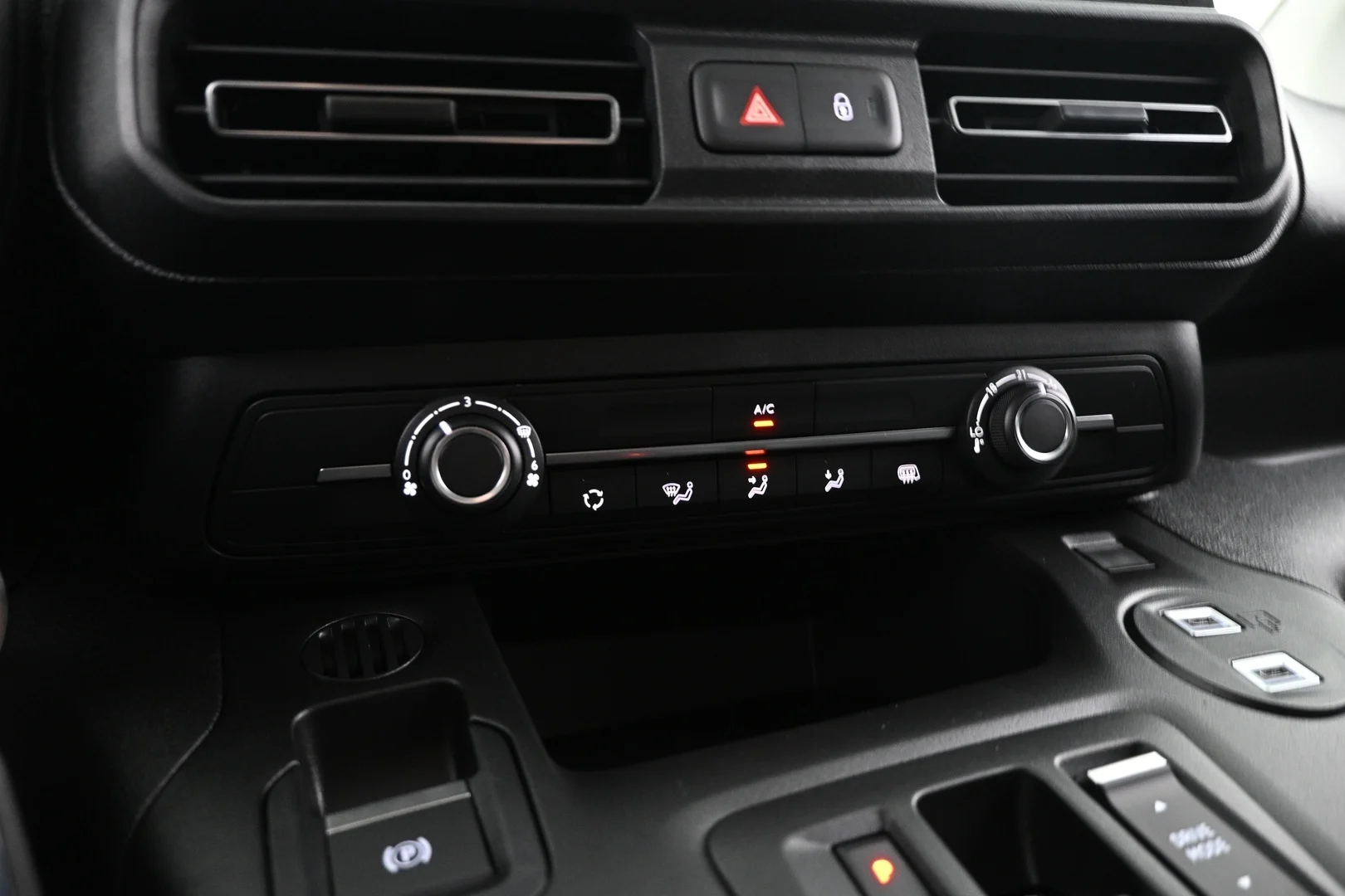 Car Image - NKX3b3G2gyGyFtiL6xFyG