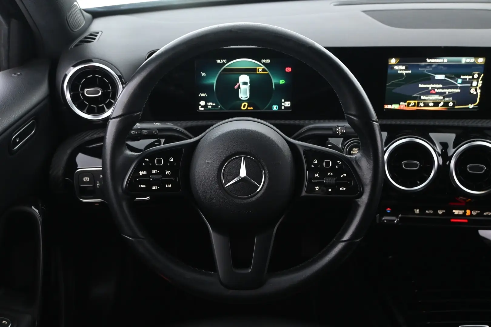 Car Image - 320SDl3N6kqdUKHmATjH3c