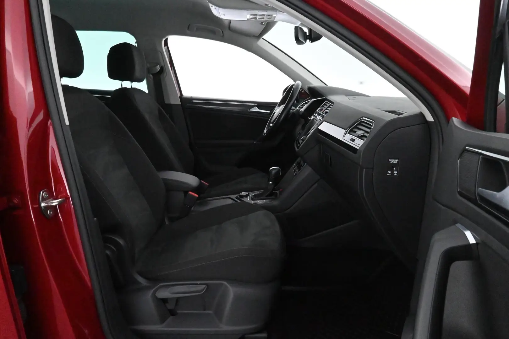 Car Image - 7roiZI2crZLgX8wKaUnJHG