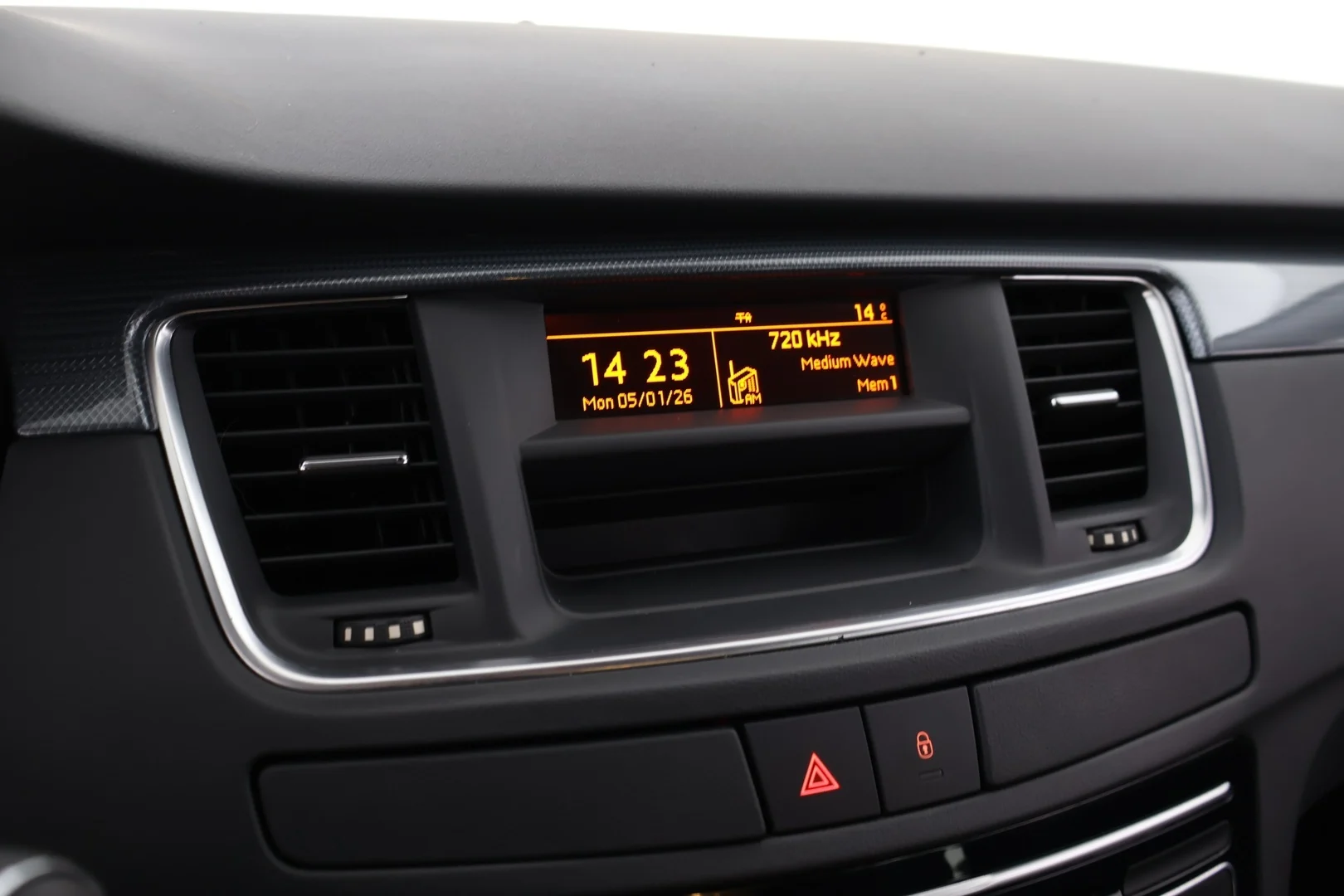 Car Image - 5KiazD3srL9xZent1RmI5V