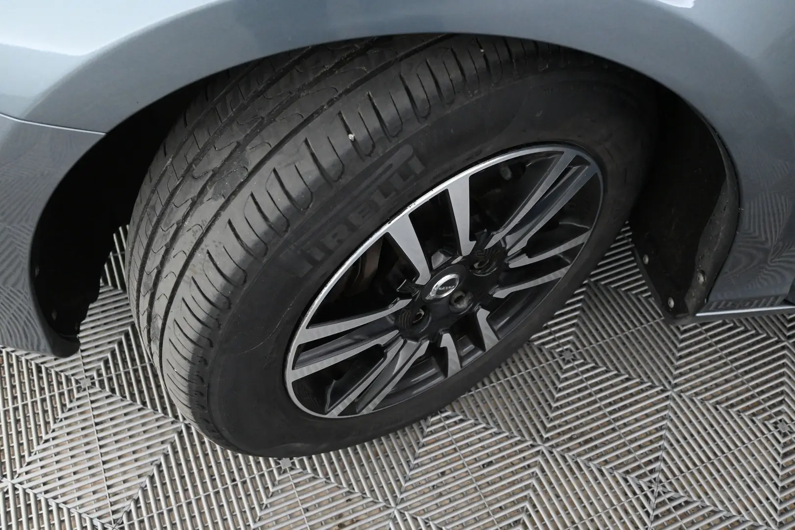 Car Image - 3QRIzCRTL1kW64cgPsKop0