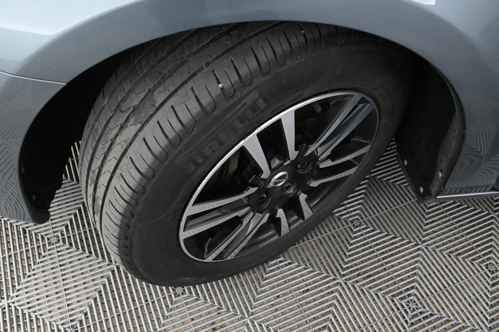 Car Image - 3QRIzCRTL1kW64cgPsKop0