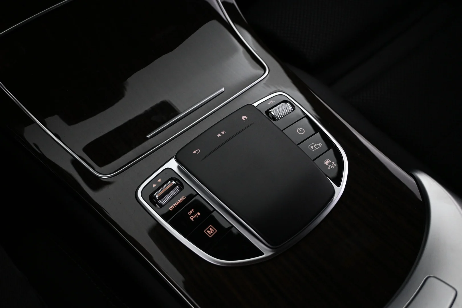 Car Image - 6H2r5xwdSU8rhUpXaard6D